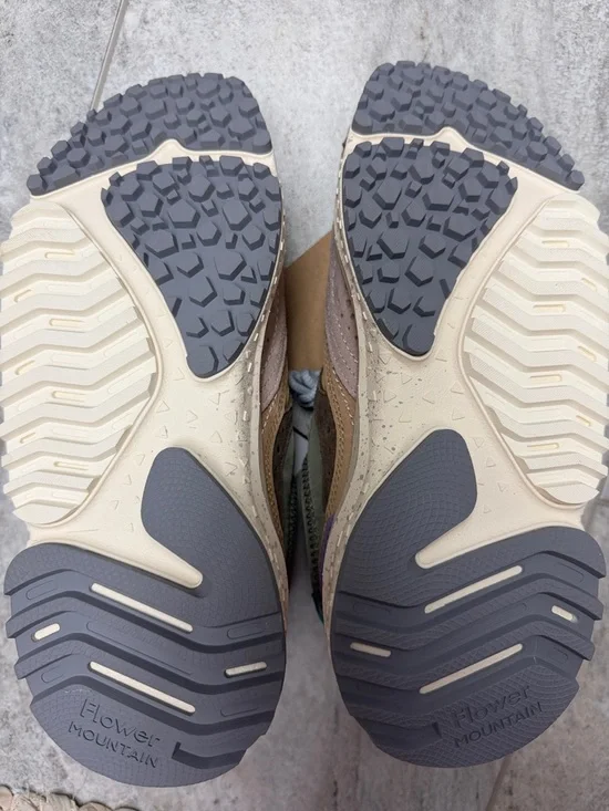 NWT Flower Mountain Wave Sneakers - Yellow Multi women’s size 8/ 39 - Picture 6 of 8